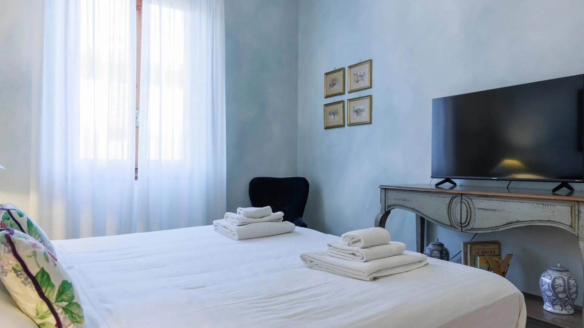San Frediano Charming Apartment Florence Italy