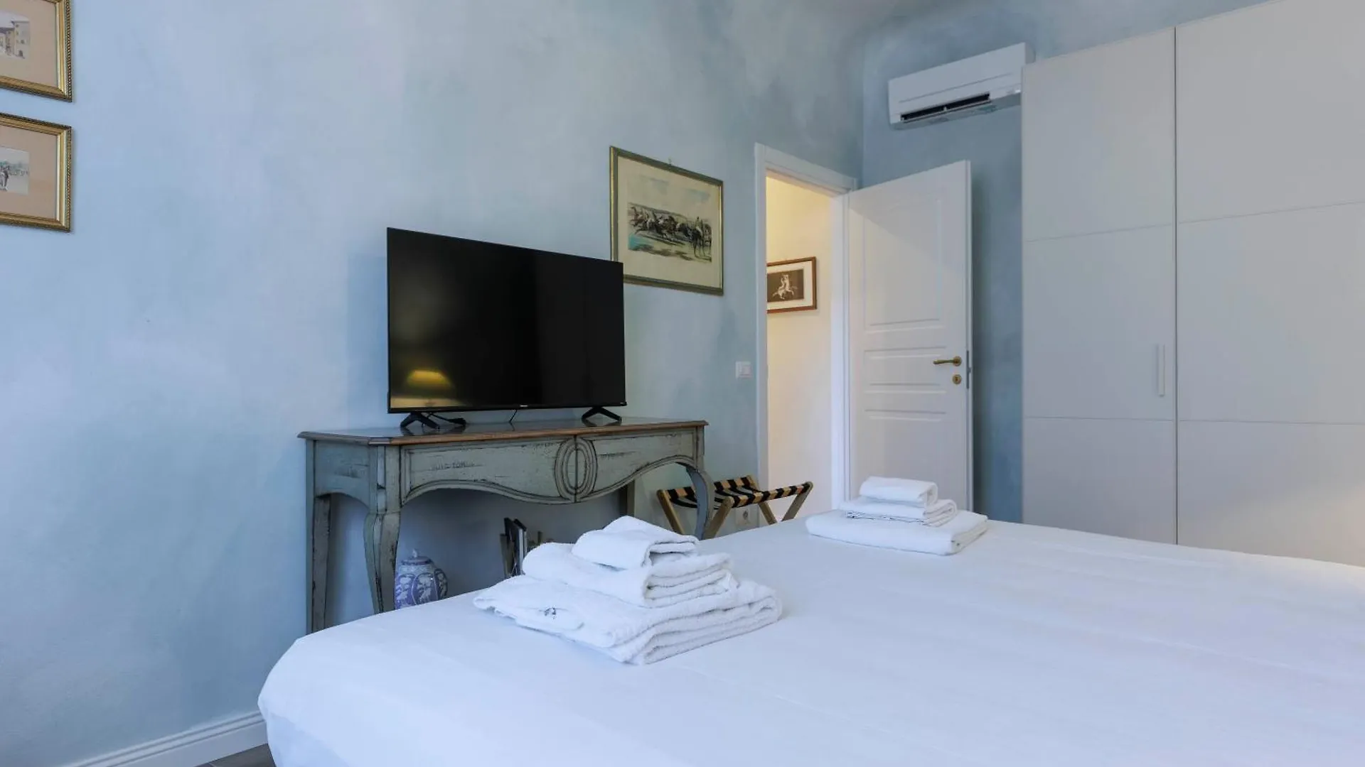 San Frediano Charming Apartment Florence Italy